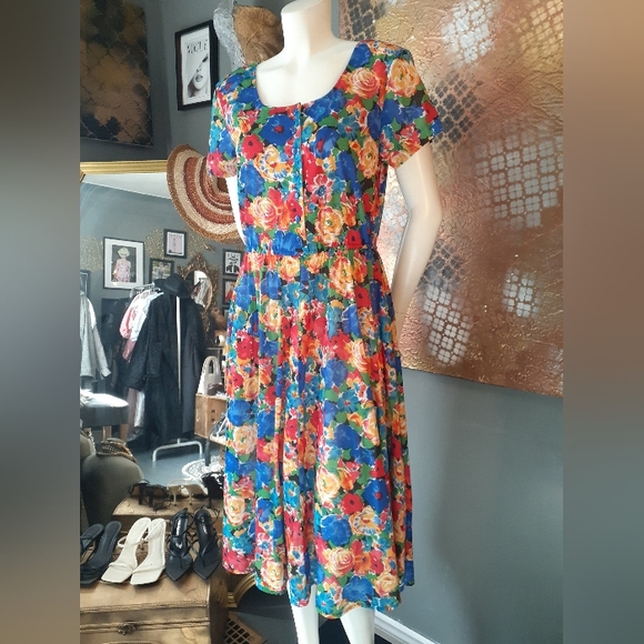 Vintage Floral Multicolor Midi Dress - Picture 16 of 16